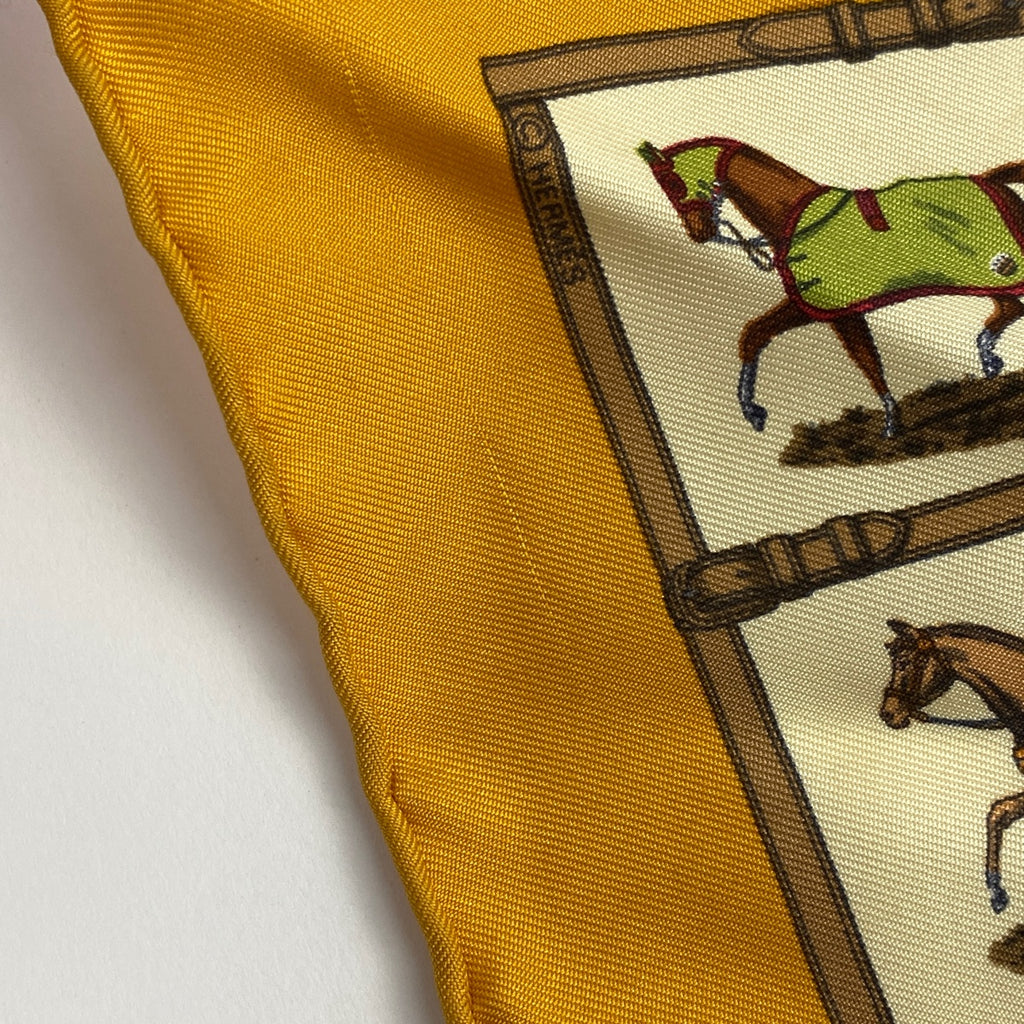エルメス プチカレ ホース柄 馬柄 競走馬 スカーフ シルク イエロー マルチカラー レディース 【中古】 
 ラッピング可