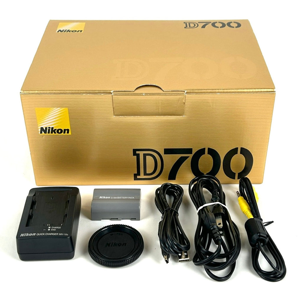 ニコン Nikon D700 ボディ デジタル 一眼レフカメラ 【中古】