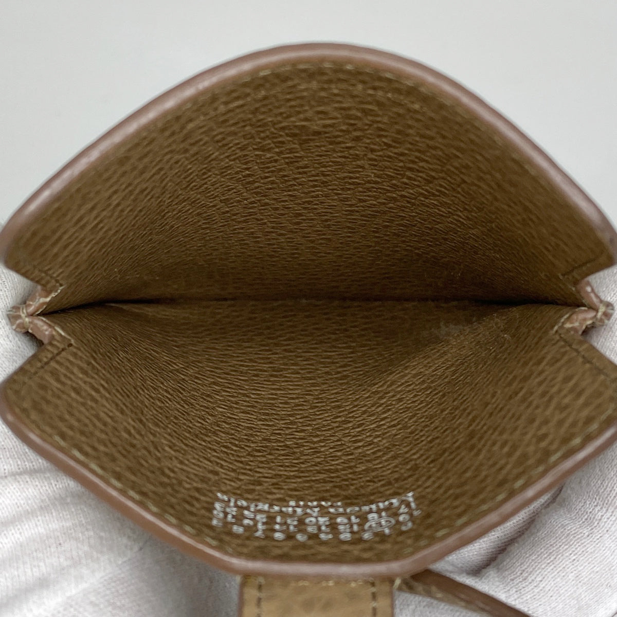 メゾンマルジェラ レザーネックポーチ フォンポーチバッグ メゾンマルジェラのフォンポーチ | HUES 福岡セレクトショップ