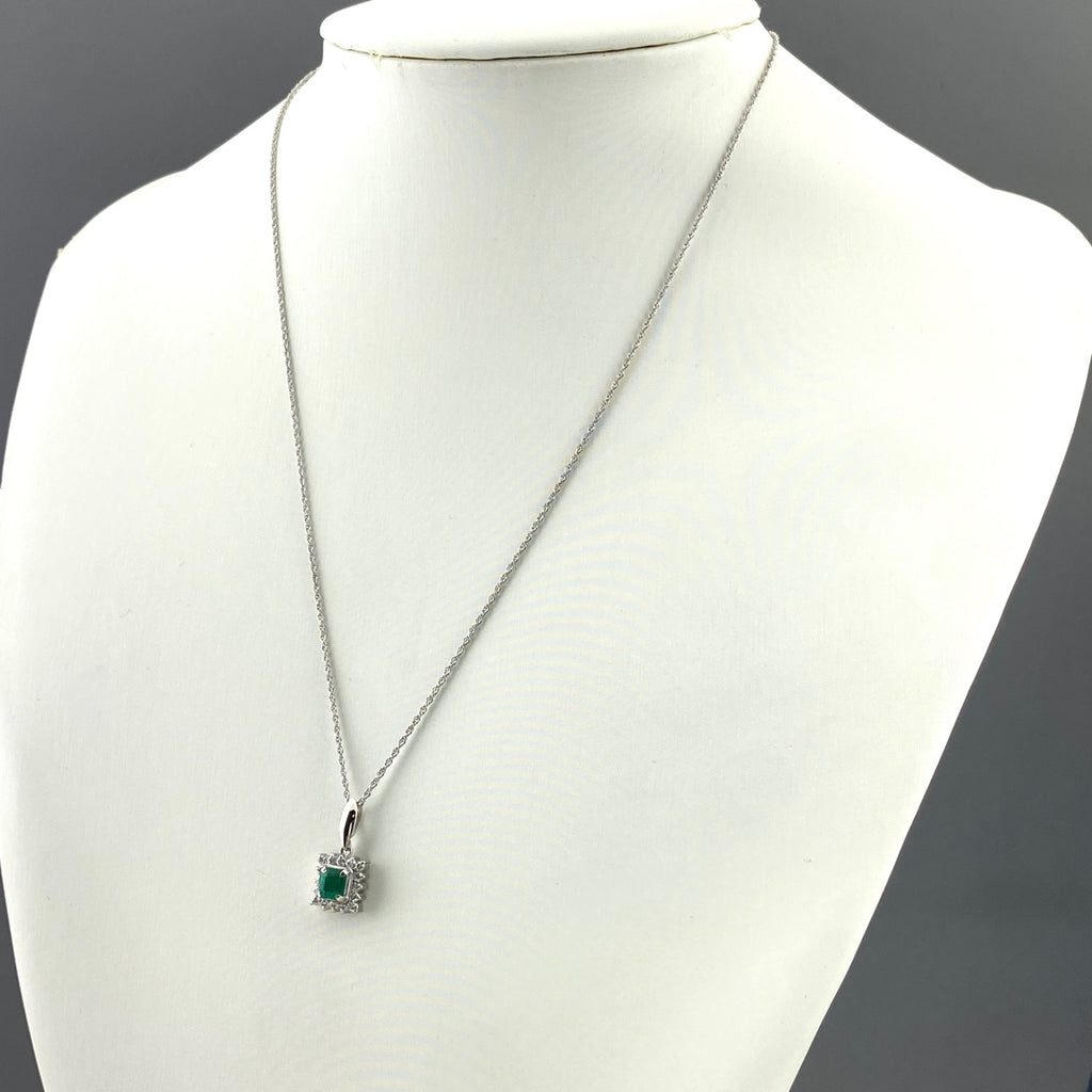 エメラルド デザインネックレス プラチナ ペンダント メレダイヤ ダイヤモンド ネックレス Pt900 Pt850 エメラルド レディース 【中古】nbjwl