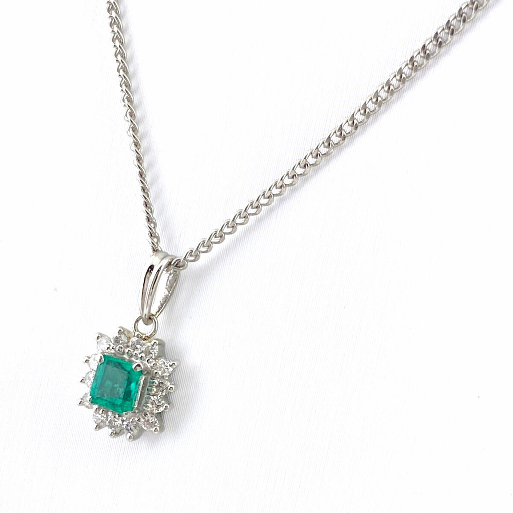 エメラルド デザインネックレス プラチナ ペンダント メレダイヤ ダイヤモンド ネックレス Pt900 Pt850 エメラルド レディース 【中古】nbjwl