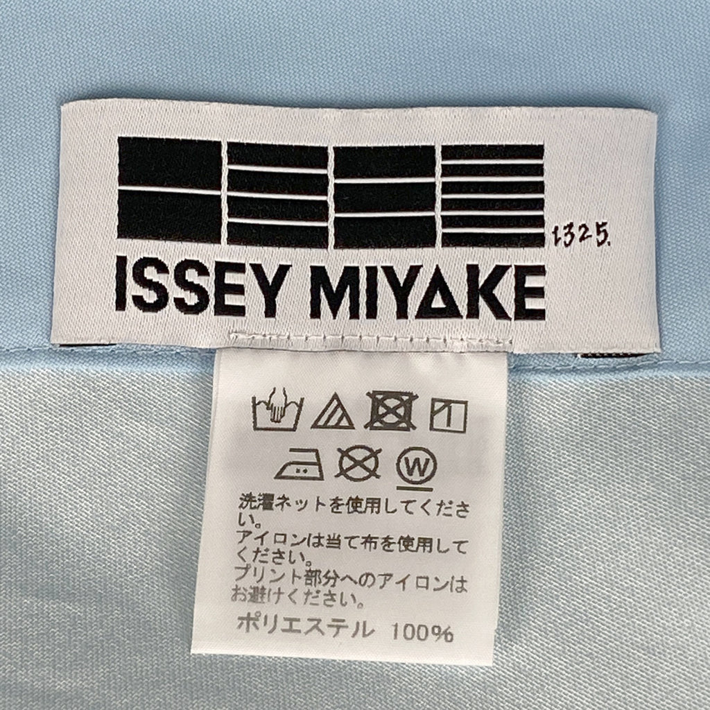 イッセイミヤケ ポンチョ 132 5. アウター ポンチョ ポリエステル ライトブルー ホワイト レディース 【中古】brapp