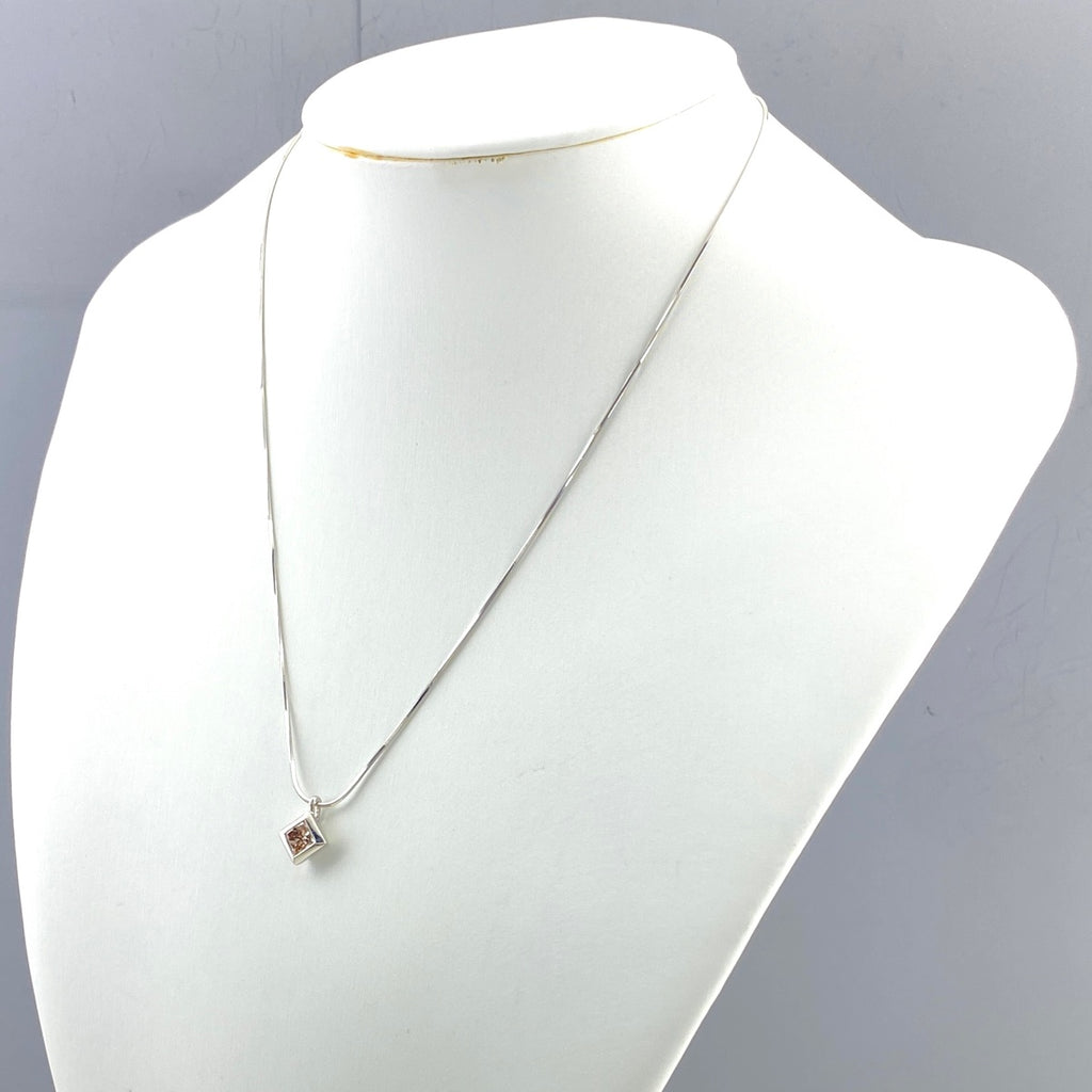 ダイヤモンド デザインネックレス プラチナ ペンダント ネックレス Pt900 Pt850 ダイヤモンド レディース 【中古】nbjwl