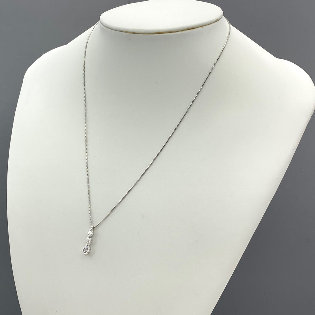 ダイヤモンド デザインネックレス プラチナ ペンダント ネックレス Pt900 Pt850 ダイヤモンド レディース 【中古】nbjwl