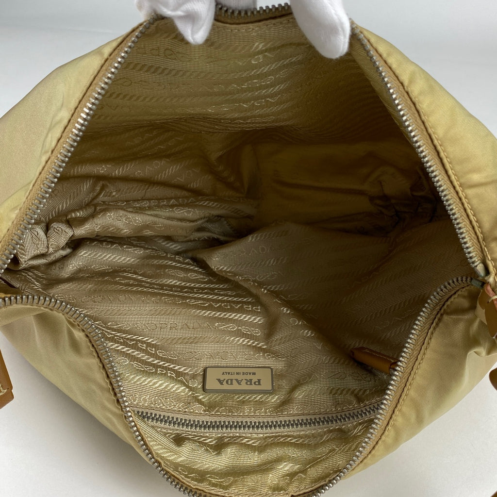 プラダ ロゴプレート ショルダーバッグ ワンショルダー ショルダーバッグ ナイロン ベージュ レディース 【中古】brbag