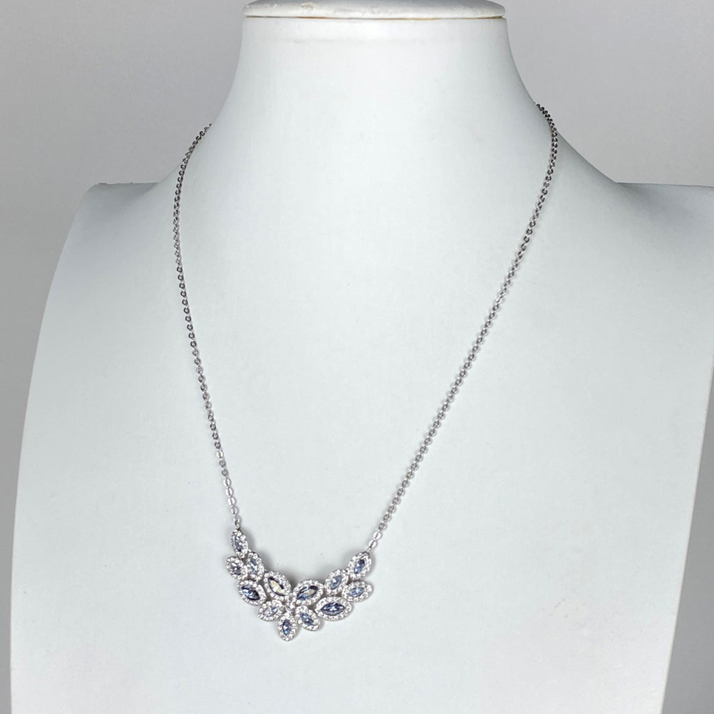 スワロフスキー クリスタル デザイン ネックレス ジルコニア ネックレス メタル シルバー レディース 【中古】bracc