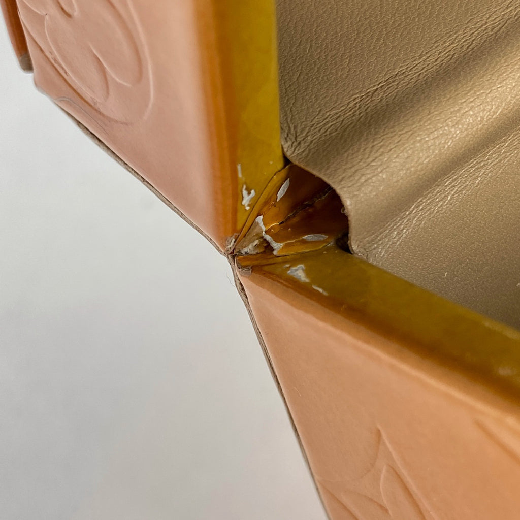 ルイ・ヴィトン ブリーカー バニティ エナメル 化粧ポーチ モノグラムヴェルニ ベージュ M91002 レディース 【中古】brbag