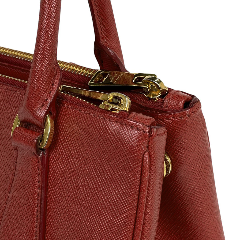 プラダ ロゴプレート ハンドバッグ ガレリア 2WAY ショルダーバッグ ハンドバッグ レザー レッド レディース 【中古】 brbag