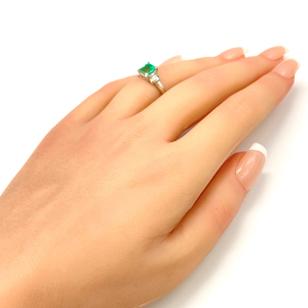 エメラルド デザインリング プラチナ 指輪 メレダイヤ リング 11号 Pt900 エメラルド ダイヤモンド レディース 【中古】nbjwl