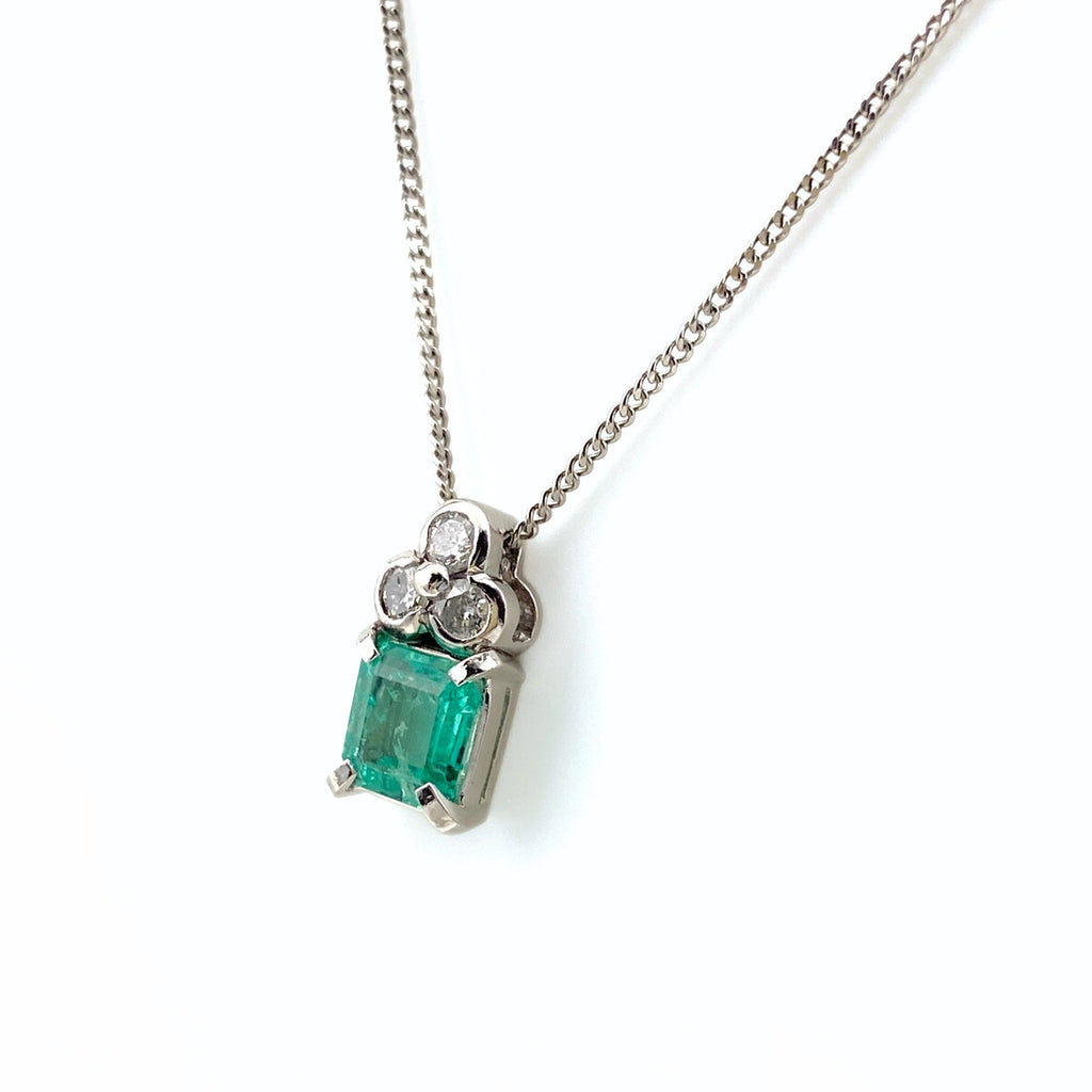 エメラルド デザインネックレス プラチナ ペンダント メレダイヤ ネックレス Pt900 Pt850 エメラルド レディース 【中古】nbjwl