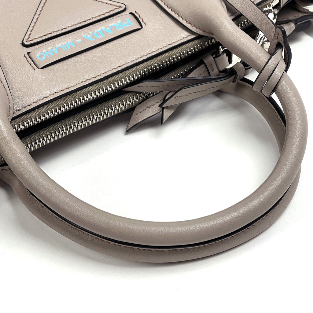 プラダ ロゴ ハンドバッグ 2WAY ショルダーバッグ ハンドバッグ レザー グレージュ 1BA175 レディース 【中古】brbag