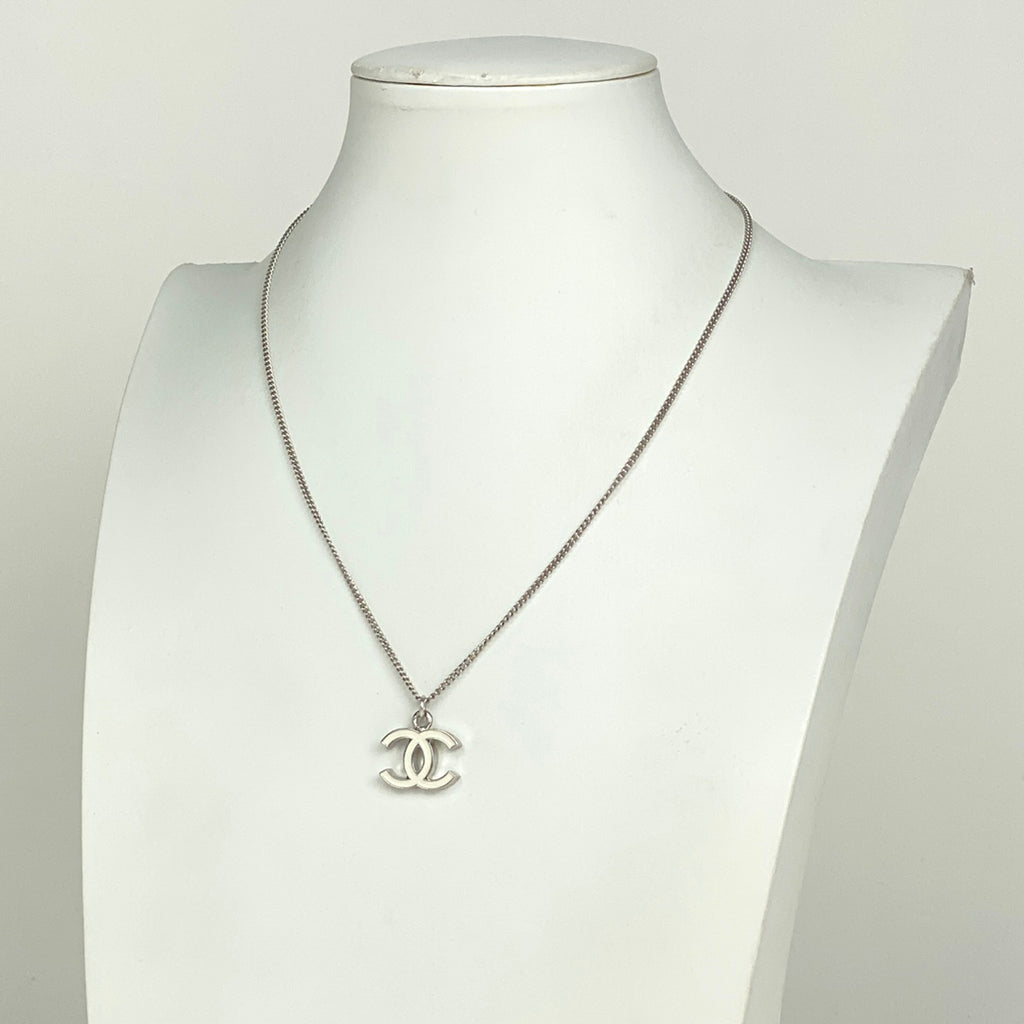 シャネル ココマーク ネックレス CC ネックレス シルバーメッキ ホワイト シルバー レディース 【中古】bracc