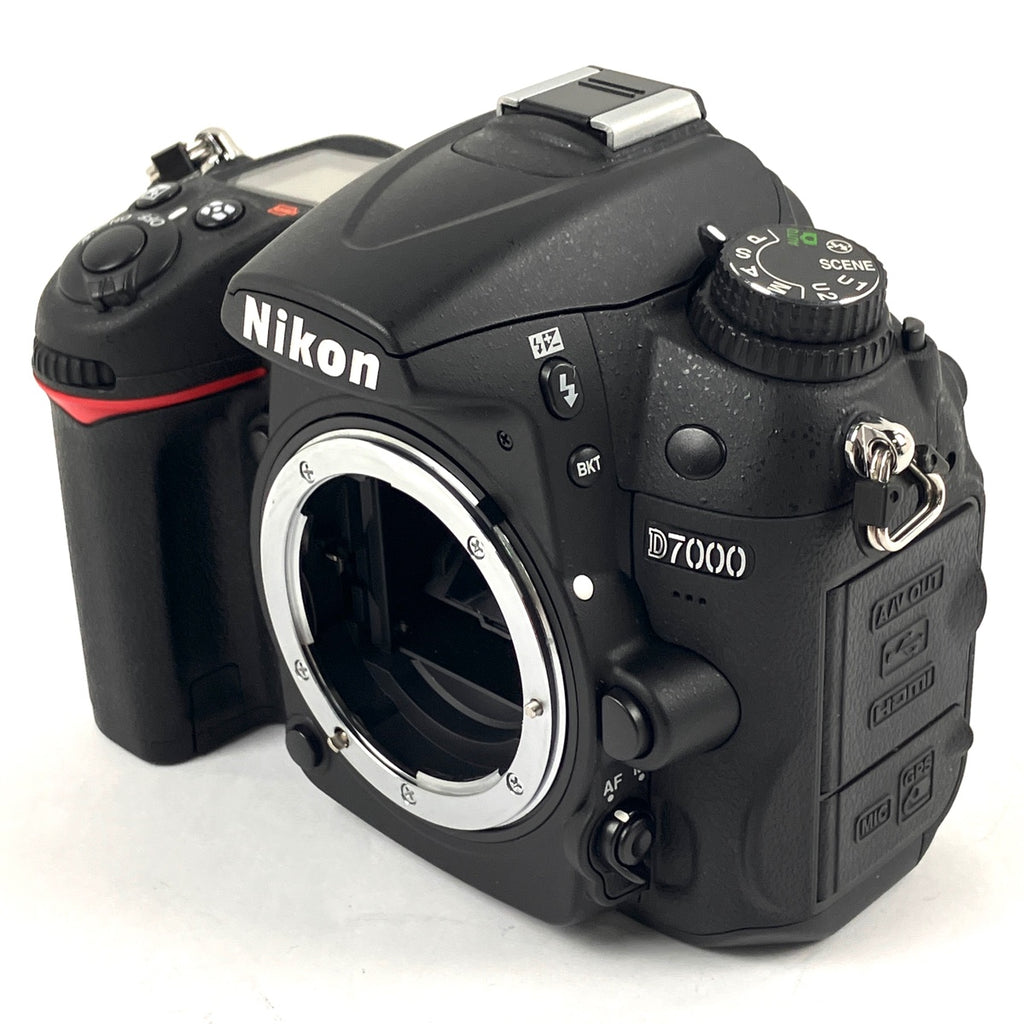 ニコン Nikon D7000 18-200 VR II レンズキット デジタル 一眼レフカメラ 【中古】