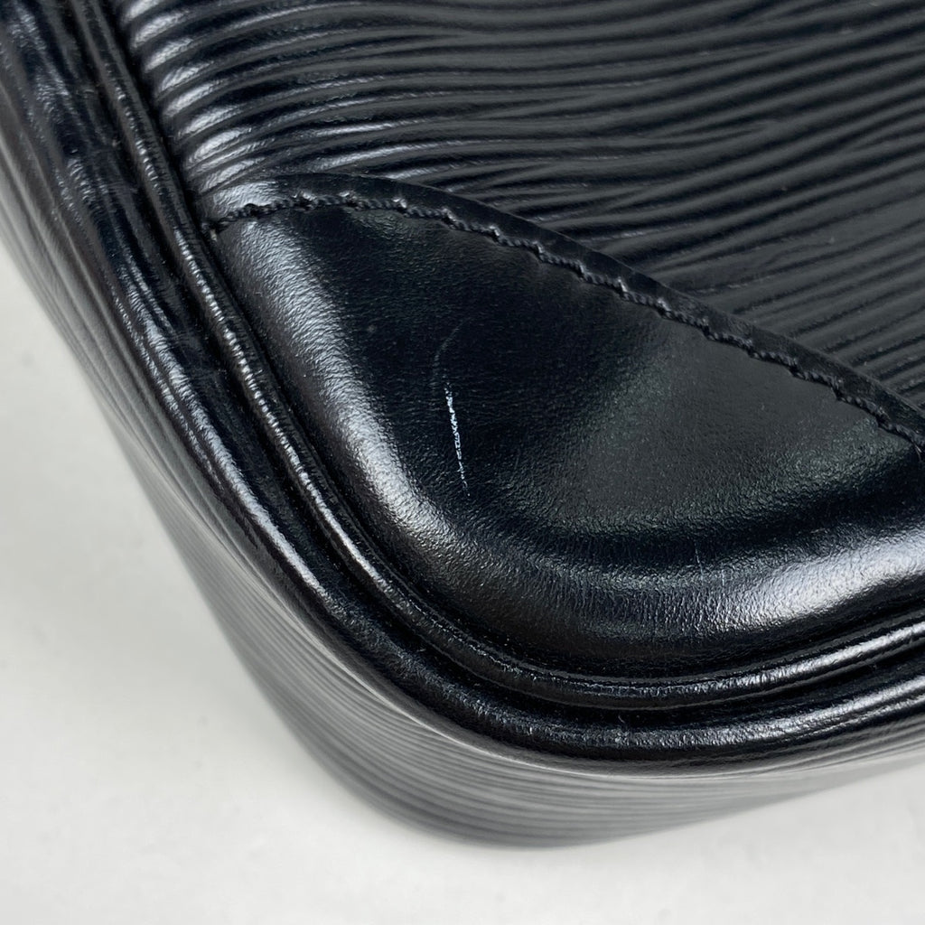 ルイ・ヴィトン ダヌーブ 斜め掛け ショルダーバッグ エピ ノワール(ブラック) M45632 レディース 【中古】brbag