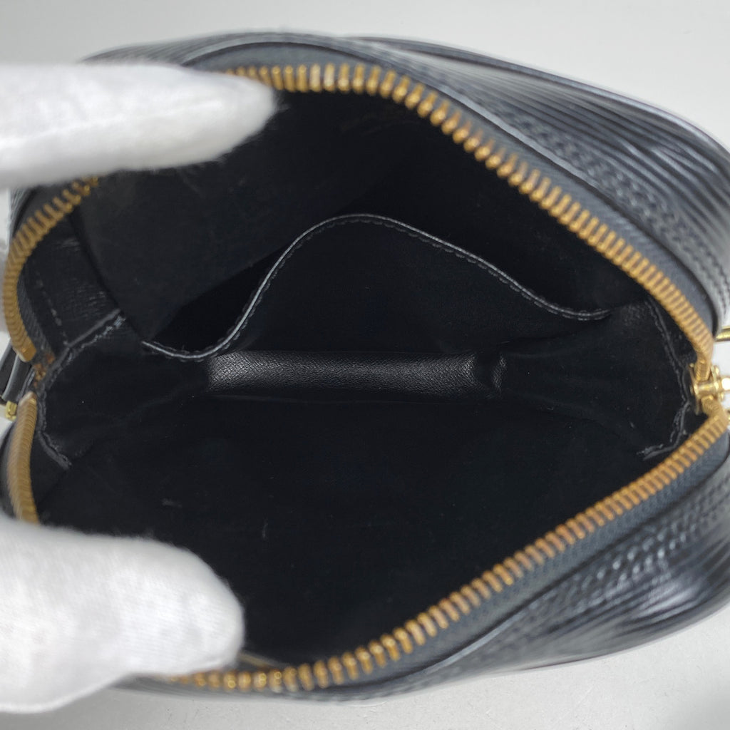 ルイ・ヴィトン ダヌーブ 斜め掛け ショルダーバッグ エピ ノワール(ブラック) M45632 レディース 【中古】brbag