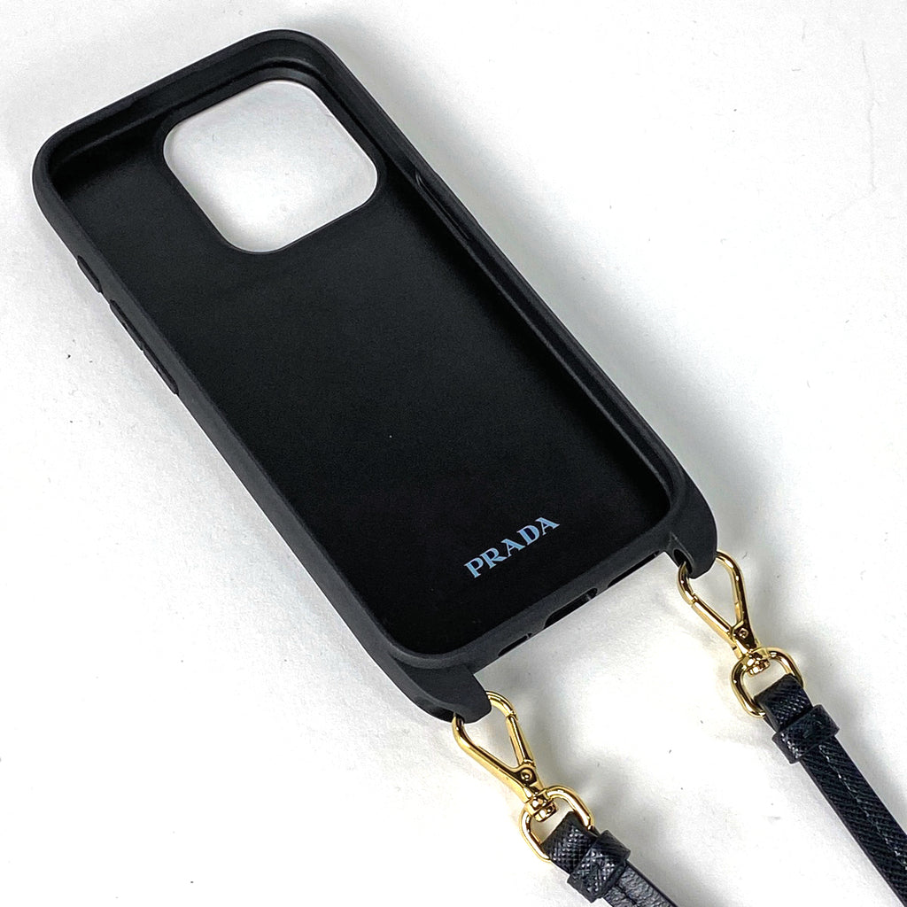 プラダ ロゴプレート スマホケース スマホカバー iPhone15 Pro 携帯電話ケース レザー ブラック レディース 【中古】brbag