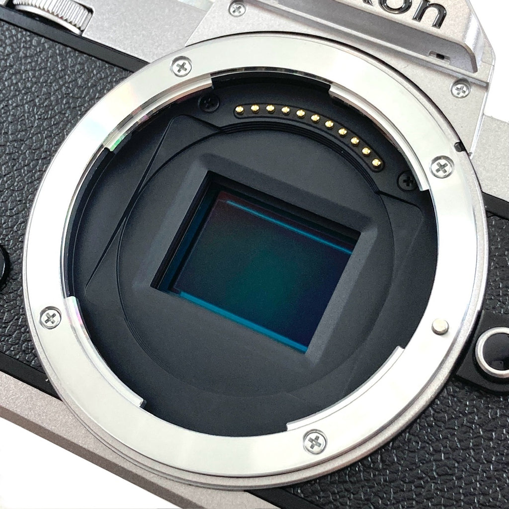 ニコン Nikon Z fc ボディ シルバー デジタル ミラーレス 一眼カメラ 【中古】cambb