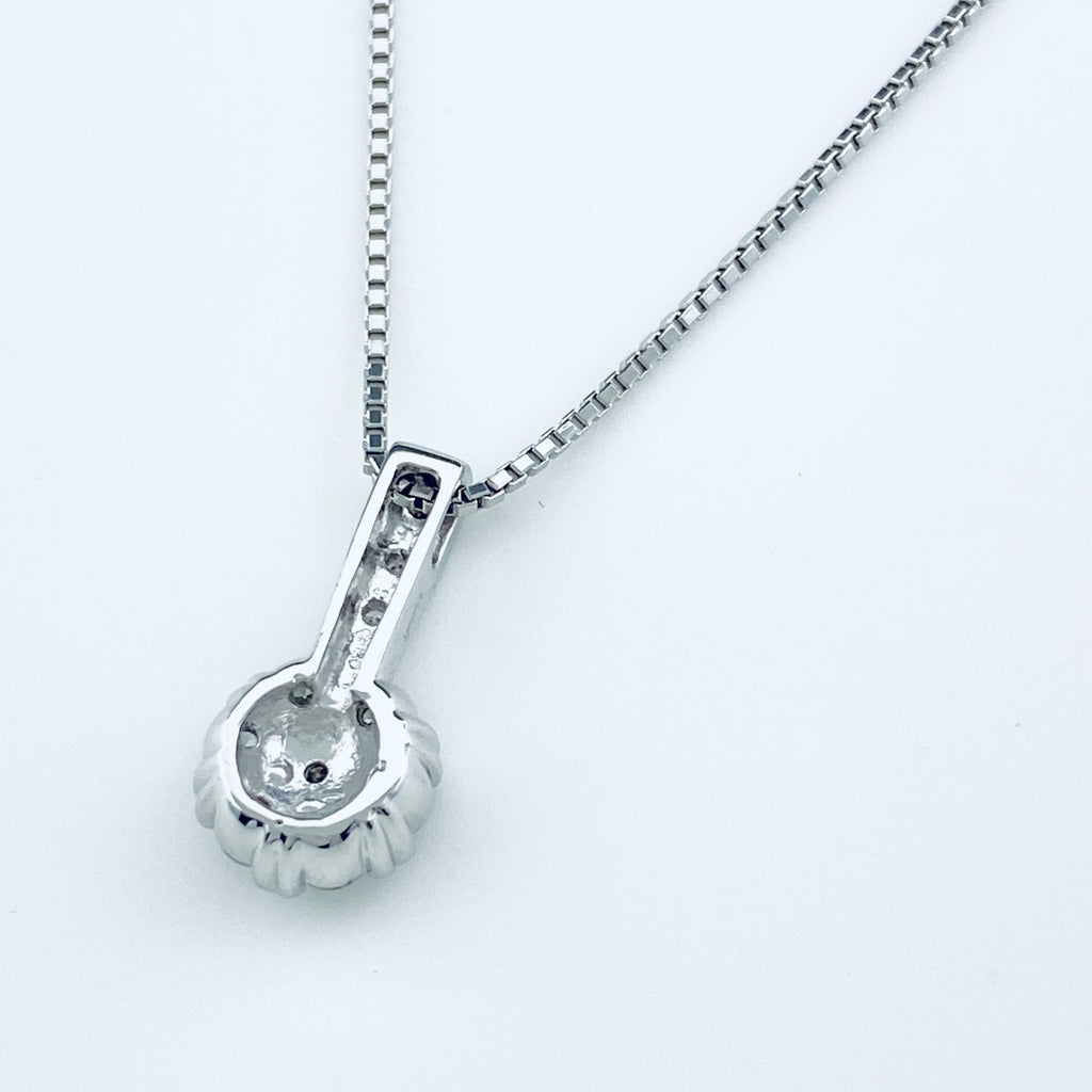 フラワーモチーフ デザインネックレス プラチナ ペンダント メレダイヤ 花 ネックレス Pt900 Pt850 ダイヤモンド レディース 【中古】