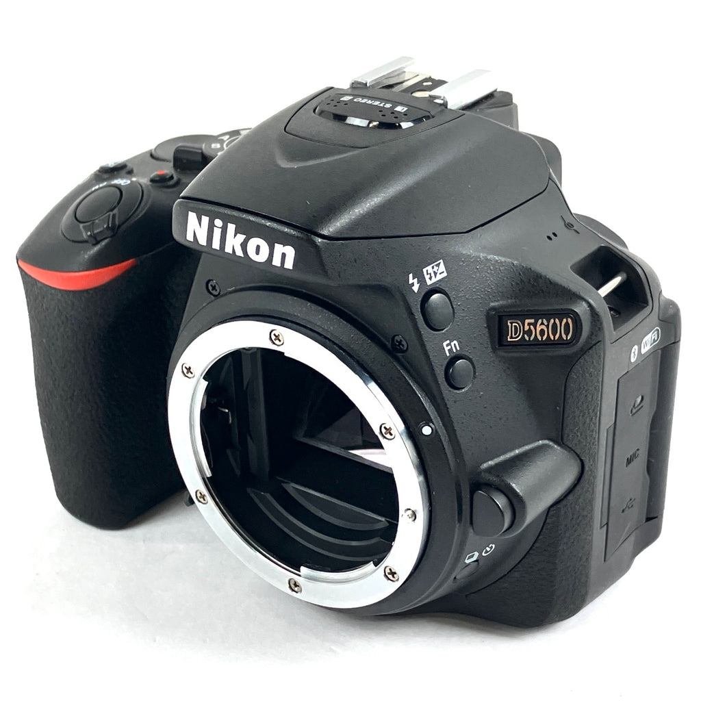 ニコン Nikon D5600 18-55 VR レンズキット デジタル 一眼レフカメラ 【中古】cambb