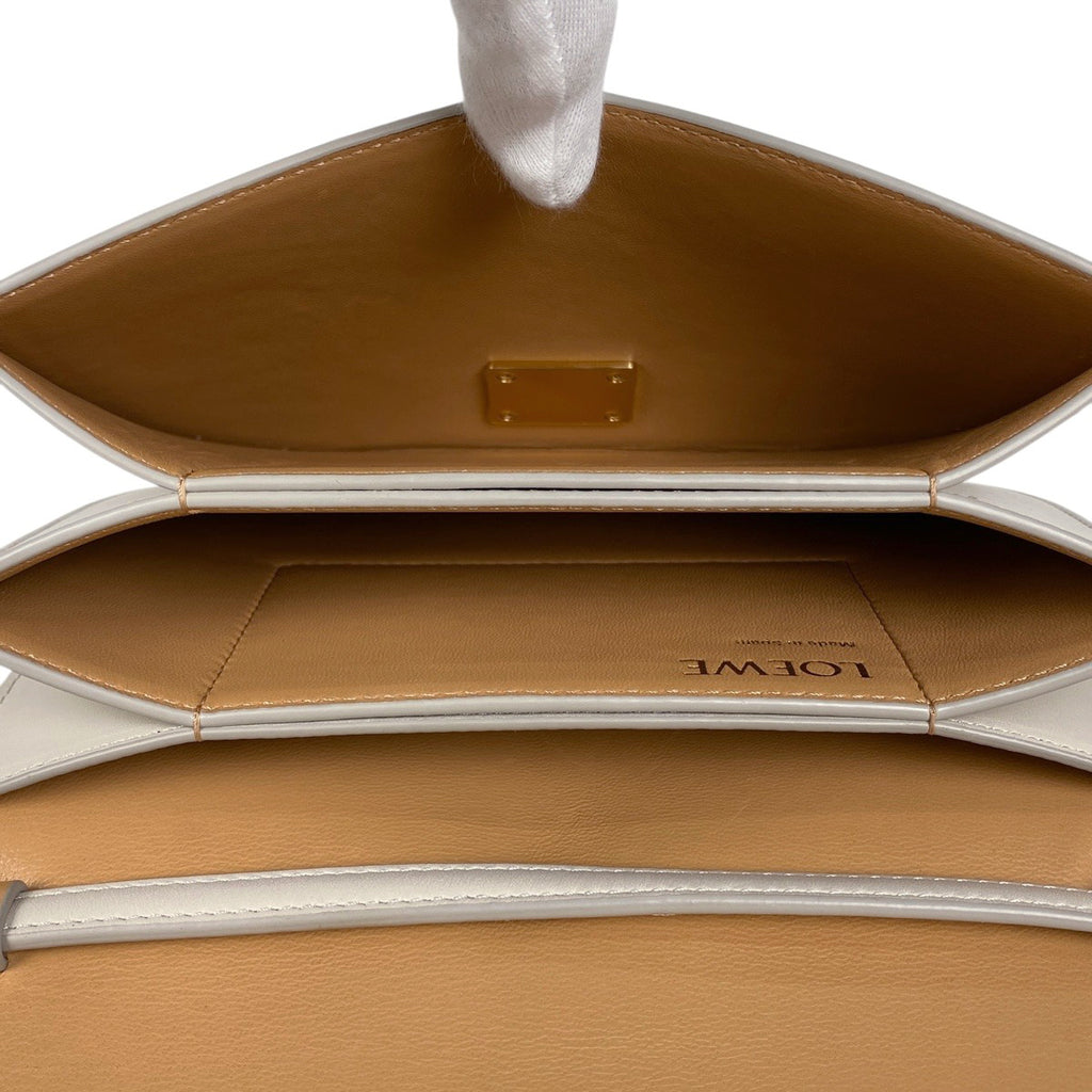 ロエベ ゴヤ ショルダーバッグ GOYA アナグラム 2WAY ショルダーバッグ ショルダーバッグ レザー オフホワイト レディース 【中古】brbag