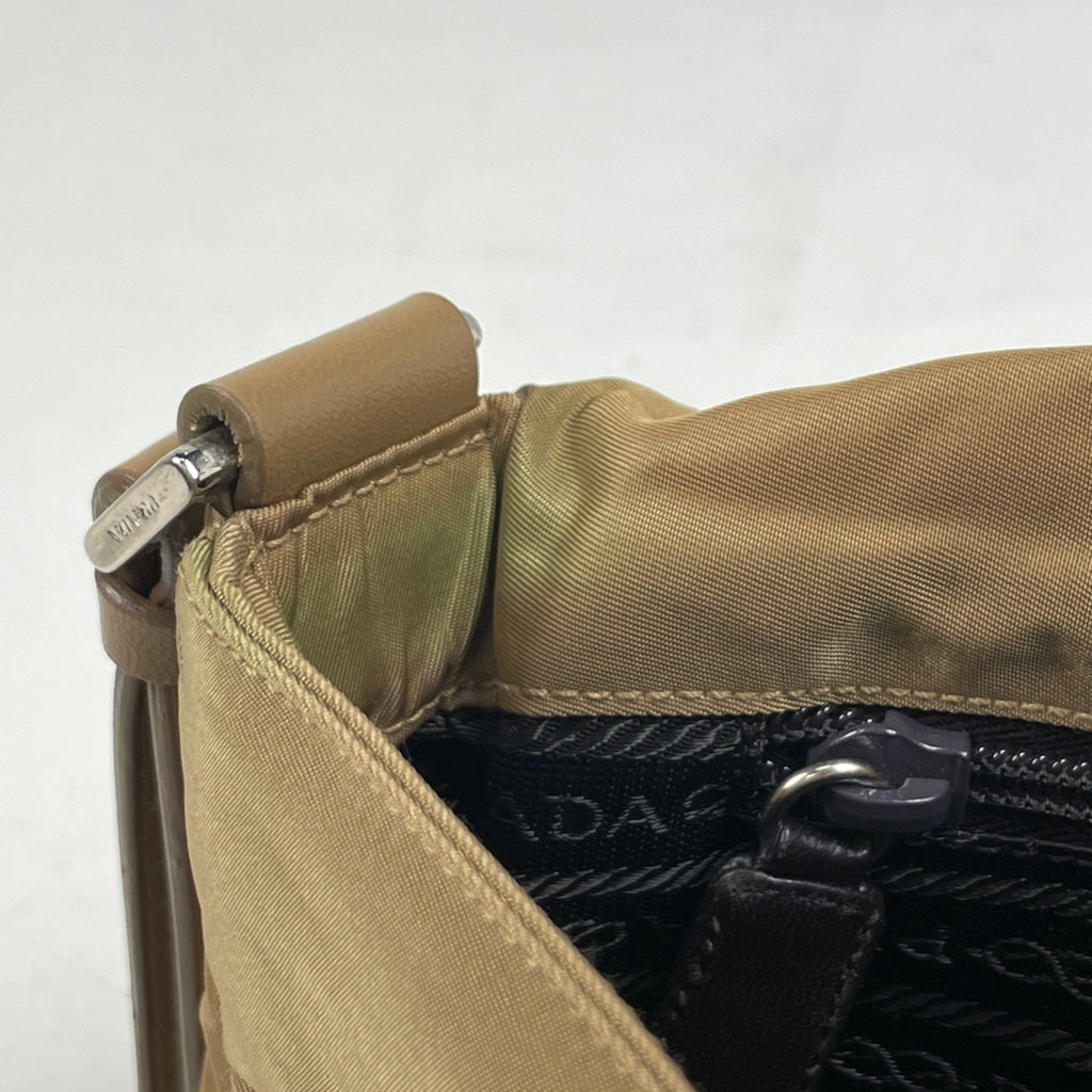 プラダ ロゴプレート ショルダーバッグ 肩掛け ショルダーバッグ ナイロン ブラウン B9717 レディース 【中古】brbag