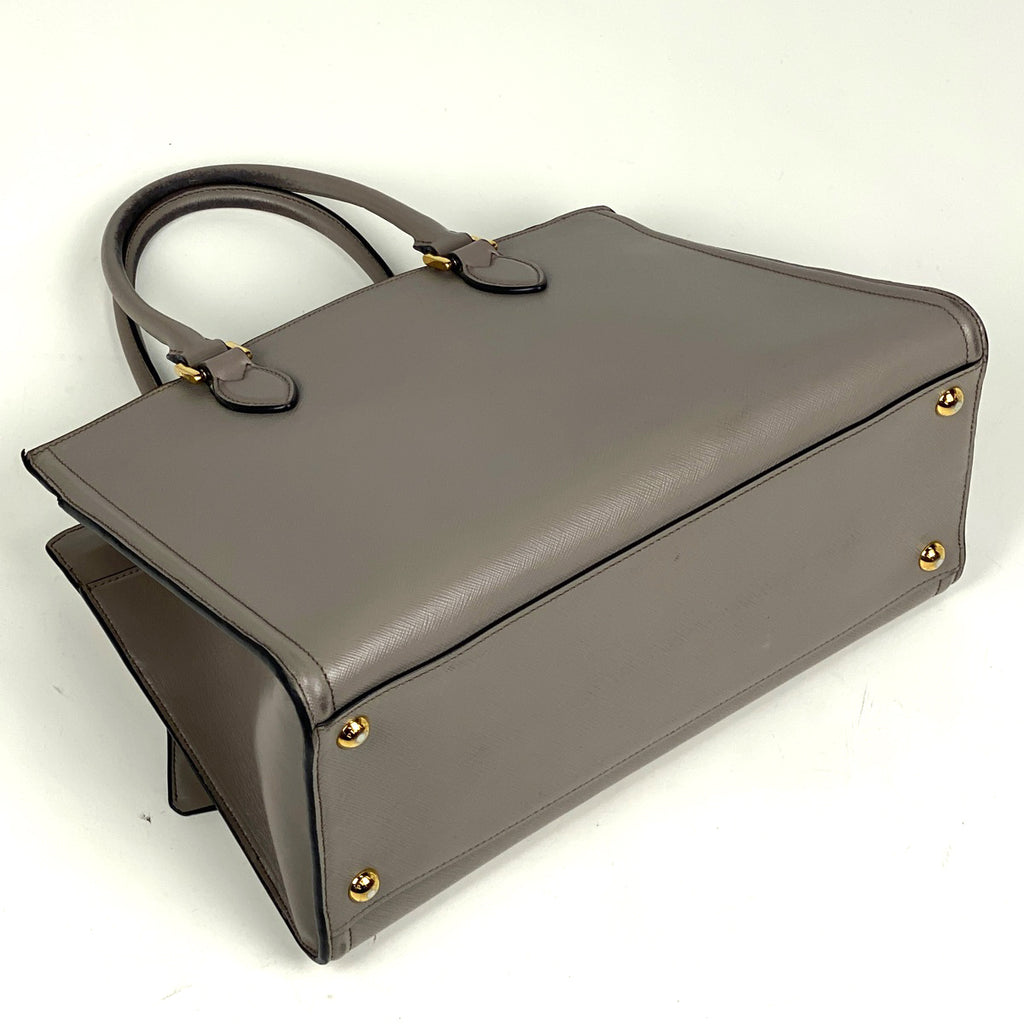 プラダ ロゴ ハンドバッグ 手提げ ハンドバッグ レザー グレージュ レディース 【中古】 brbag