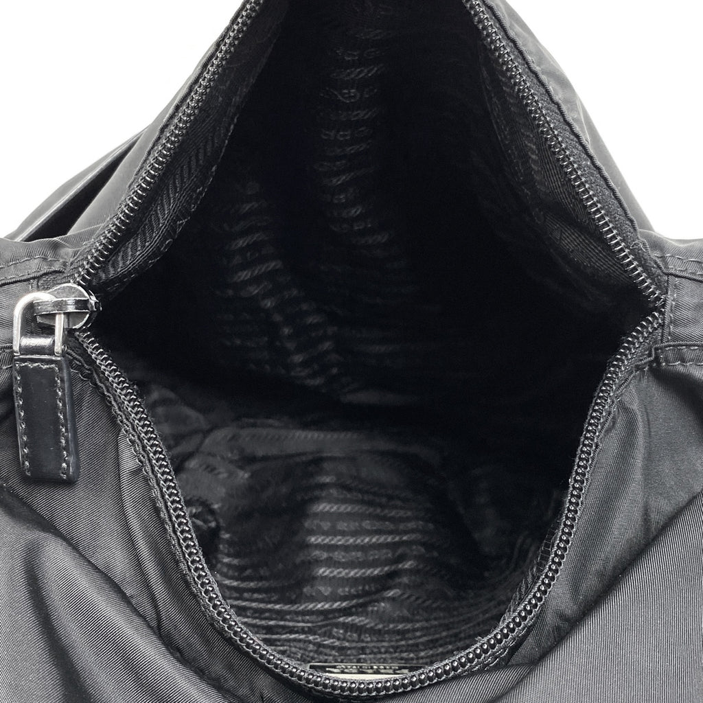 プラダ ロゴプレート ショルダーバッグ ナイロン ネロ(ブラック) レディース 【中古】brbag