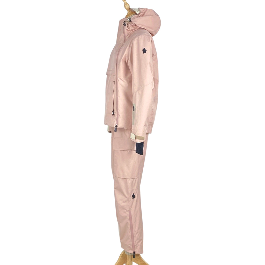 モンクレール ロゴ スキーウェア セットアップ ツーピース スーツ上下 女性パンツスーツ ピンク レディース 【中古】