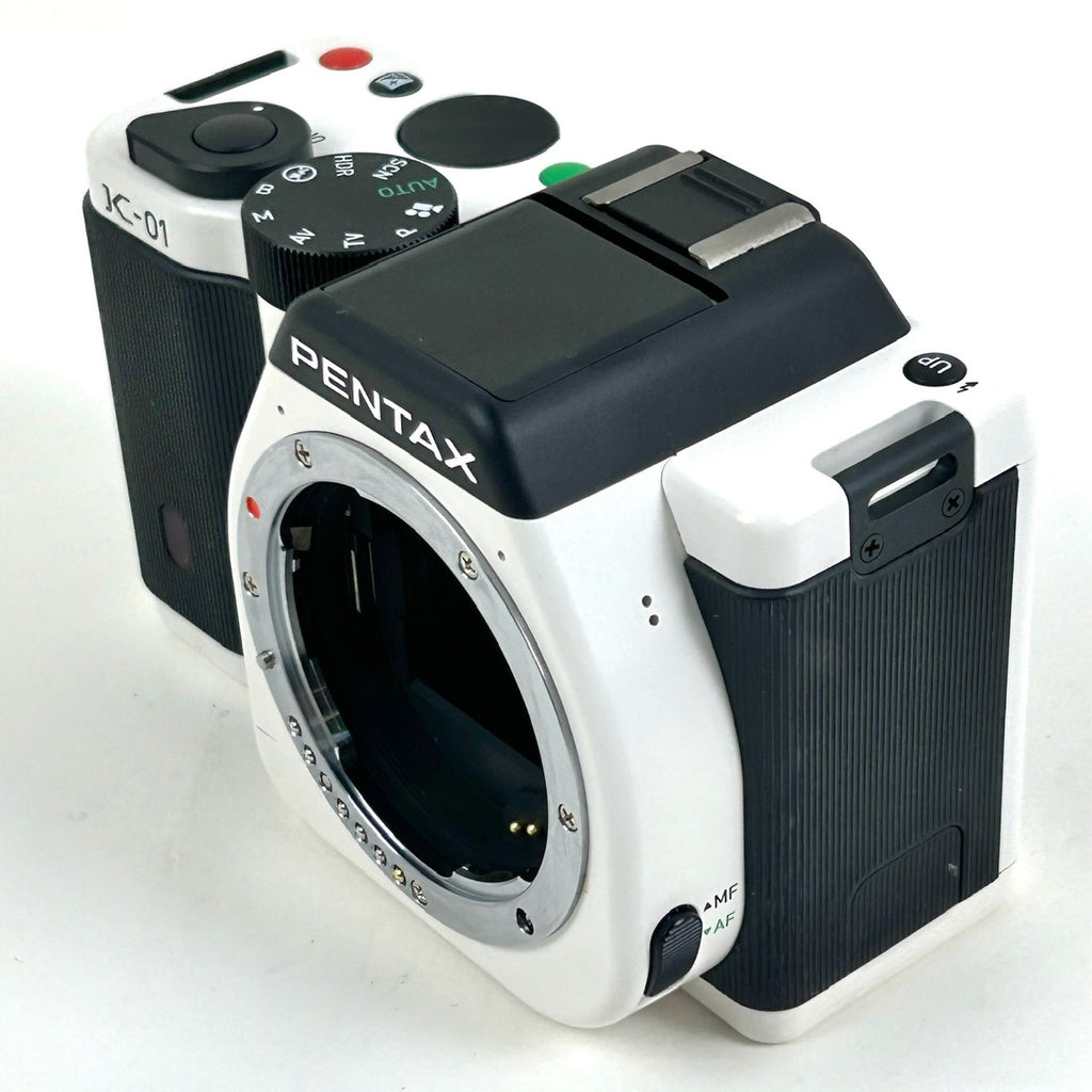 ペンタックス PENTAX K-01 レンズキット ホワイト/ブラック デジタル ミラーレス 一眼カメラ 【中古】