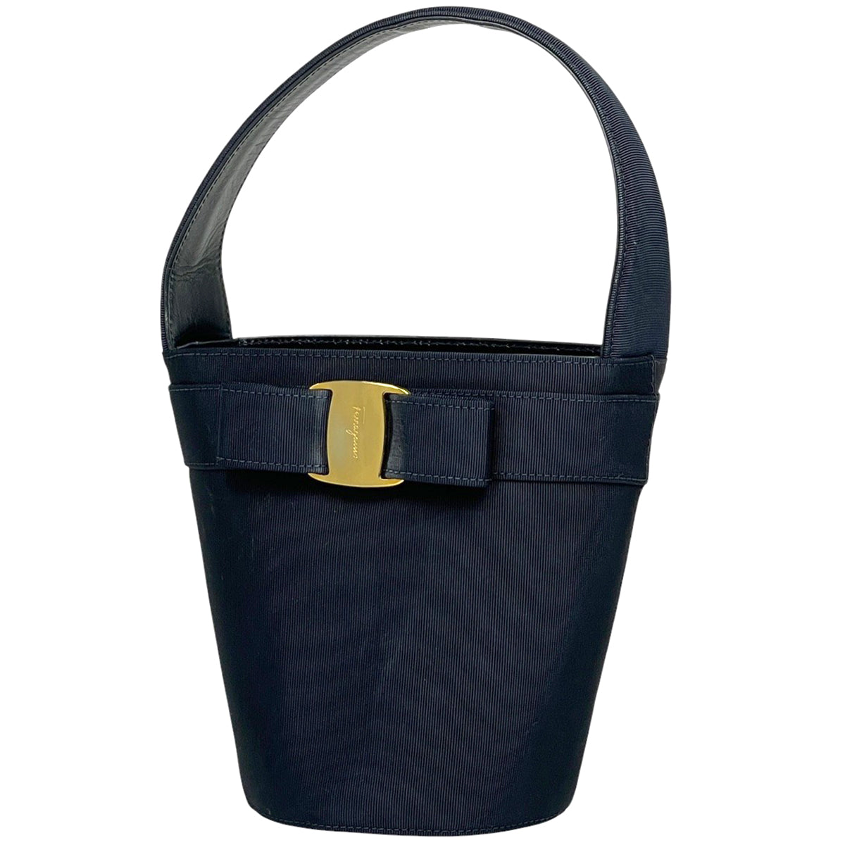極 美品 Salvatore Ferragamo サルヴァトーレフェラガモ ヴァラ
