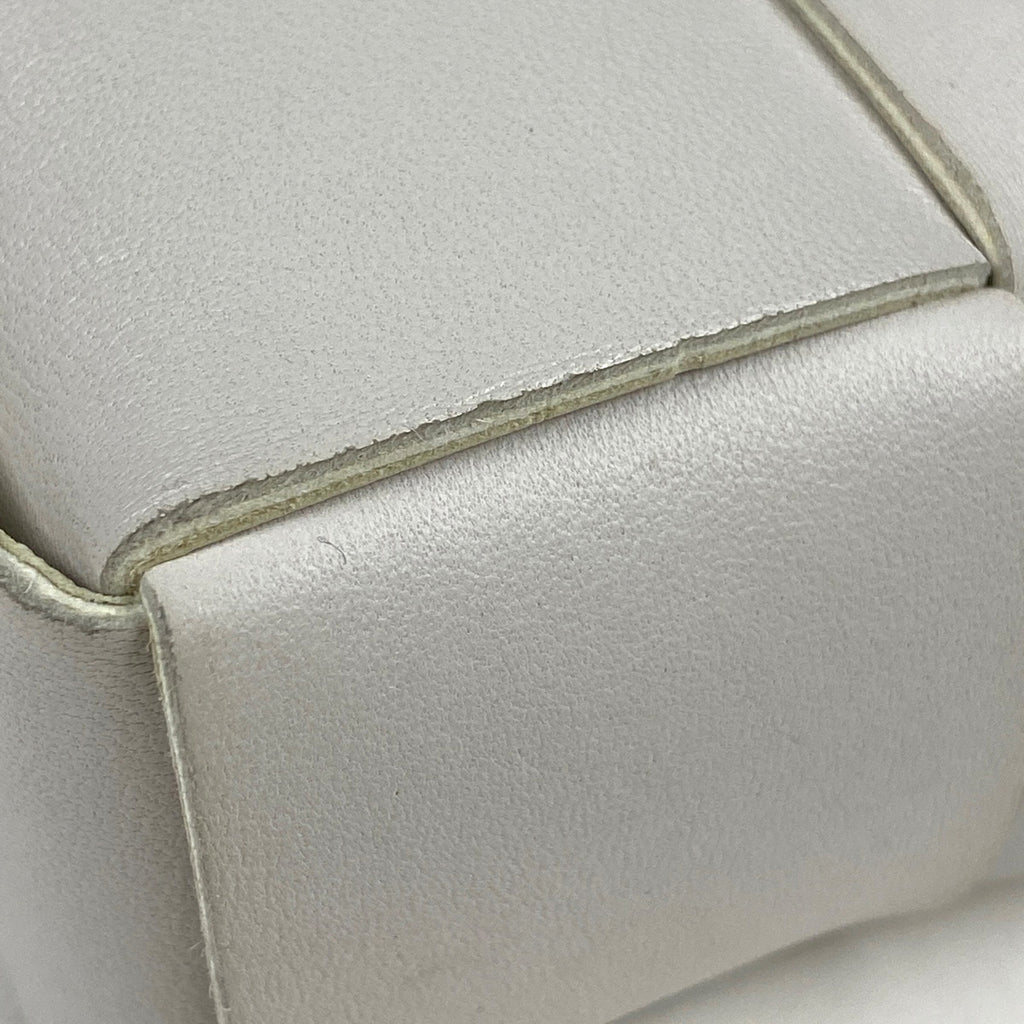 ボッテガヴェネタ カセット ショルダーバッグ ミニバッグ マキシイントレチャート ショルダーバッグ レザー ホワイト レディース 【中古】brbag