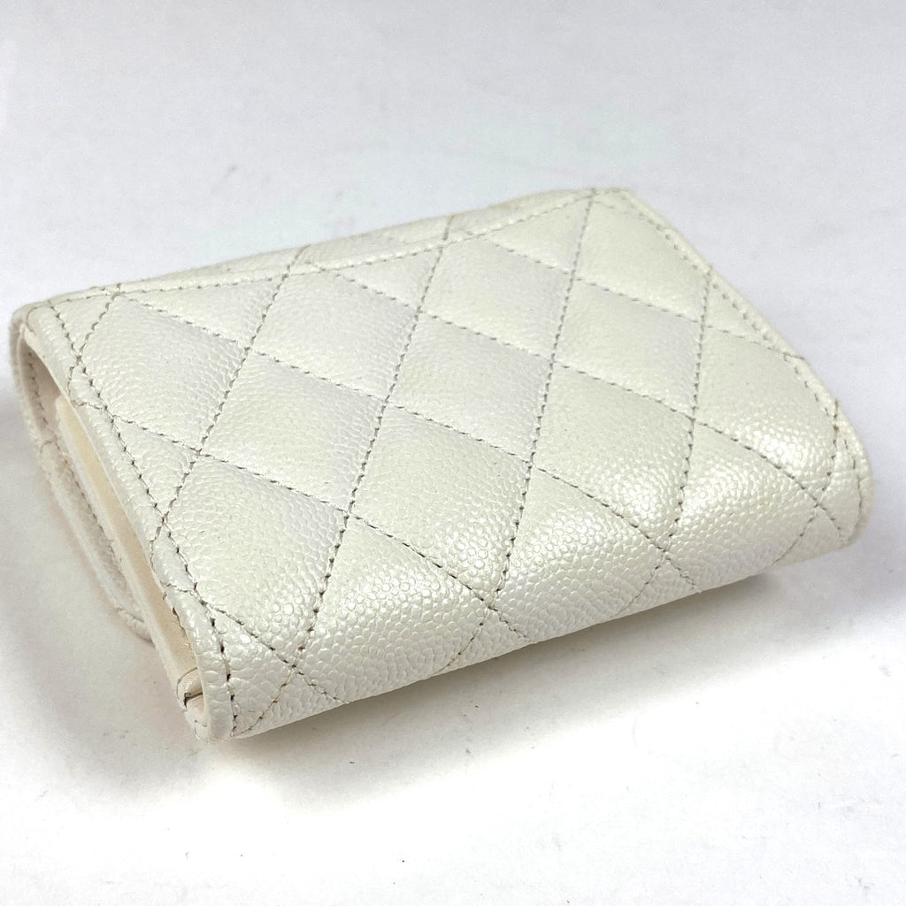 シャネル ココマーク 三つ折り 財布 マトラッセ 三つ折り財布 キャビアスキン ホワイト レディース 【中古】brbag