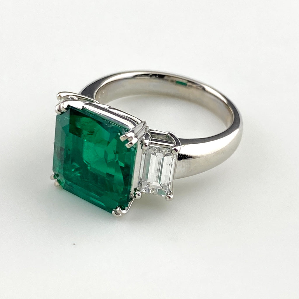 エメラルド デザインリング プラチナ 指輪 メレダイヤ リング 12号 Pt900 エメラルド ダイヤモンド レディース 【中古】nbjwl