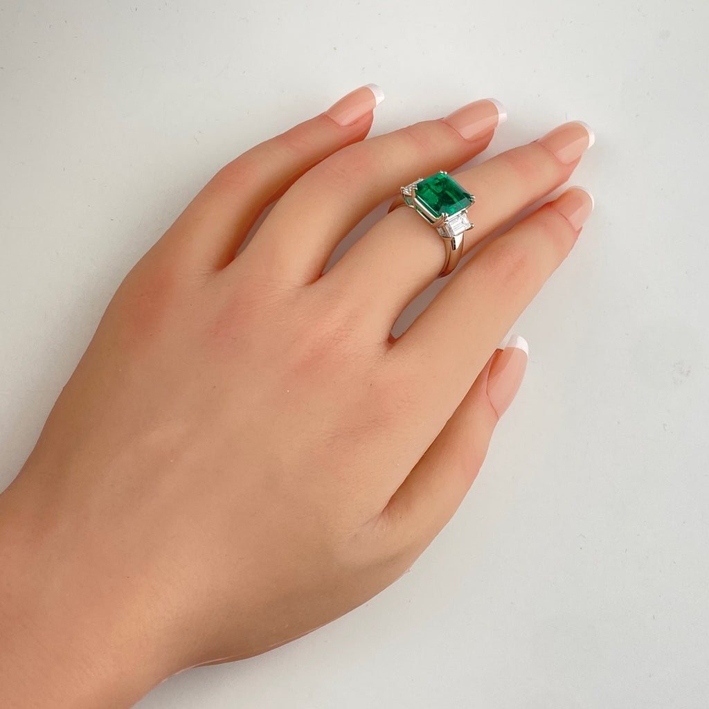 エメラルド デザインリング プラチナ 指輪 メレダイヤ リング 12号 Pt900 エメラルド ダイヤモンド レディース 【中古】nbjwl