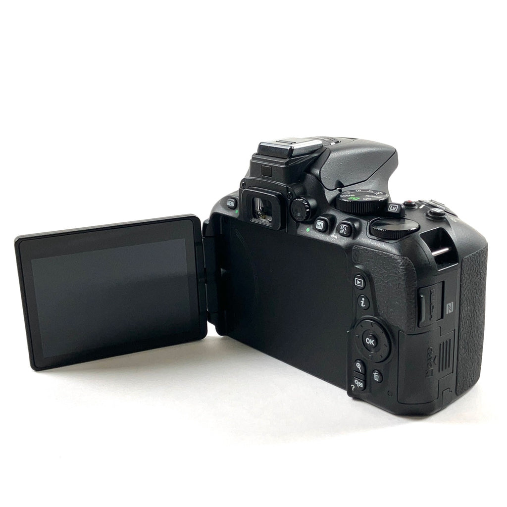 ニコン Nikon D5600 ボディ［ジャンク品］ デジタル 一眼レフカメラ 【中古】cambb