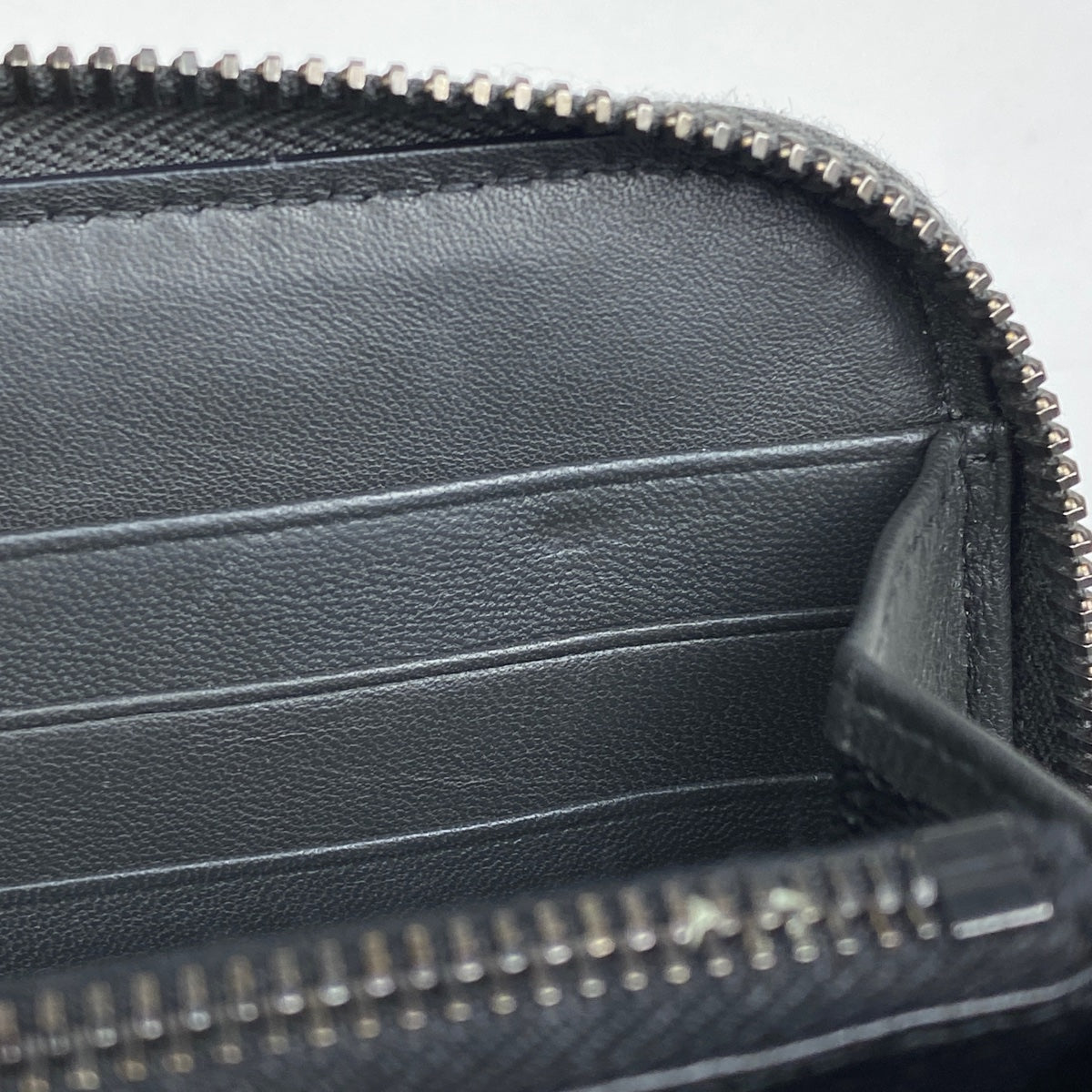 極美品✨ボッテガ 長財布 ラウンドファスナー イントレチャート パイソン 極美品✨ボッテガ 長財布 ラウンドファスナー イントレチャート