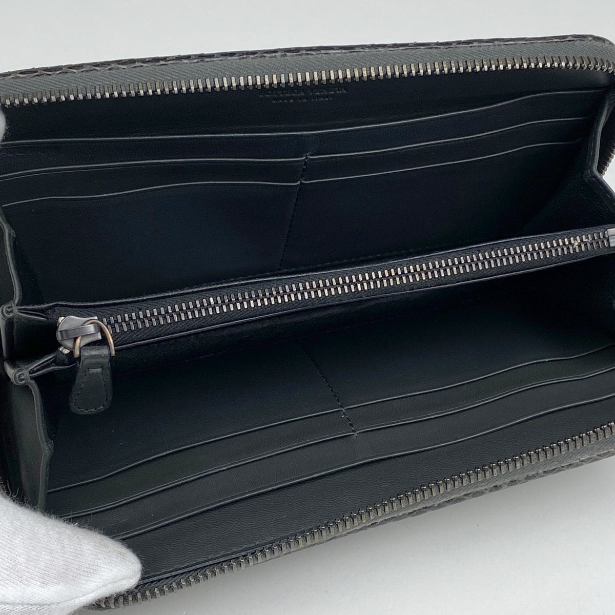 ★極美品！　ボッテガヴェネタ　ラウンドファスナー　アッシュグレー　長財布　★ ☆極美品！ ボッテガヴェネタ ラウンドファスナー アッシュ