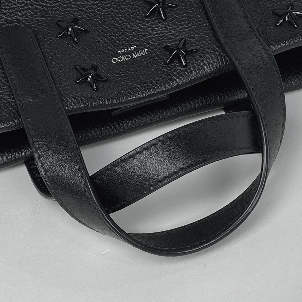 ジミーチュウ スティーヴィー レザー ショルダーバッグ スター スタッズ 星 黒 バイセル公式】ジミーチュウ ロゴ ハンドバッグ スタッズ スター