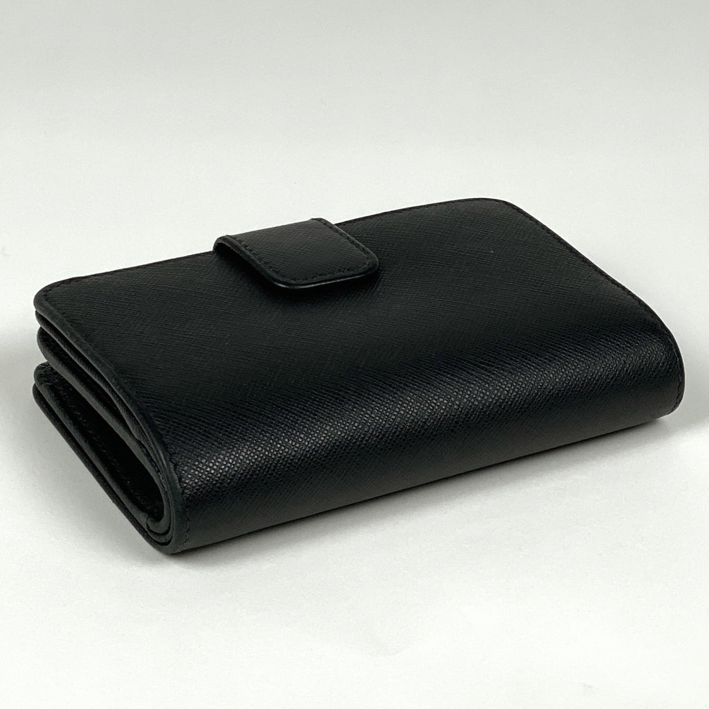 プラダ ロゴプレート 二つ折り 財布 コンパクトウォレット 二つ折り財布 レザー ネロ(ブラック) レディース 【中古】brbag