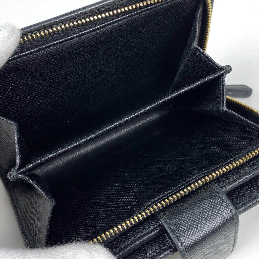 プラダ ロゴプレート 二つ折り 財布 コンパクトウォレット 二つ折り財布 レザー ネロ(ブラック) レディース 【中古】brbag
