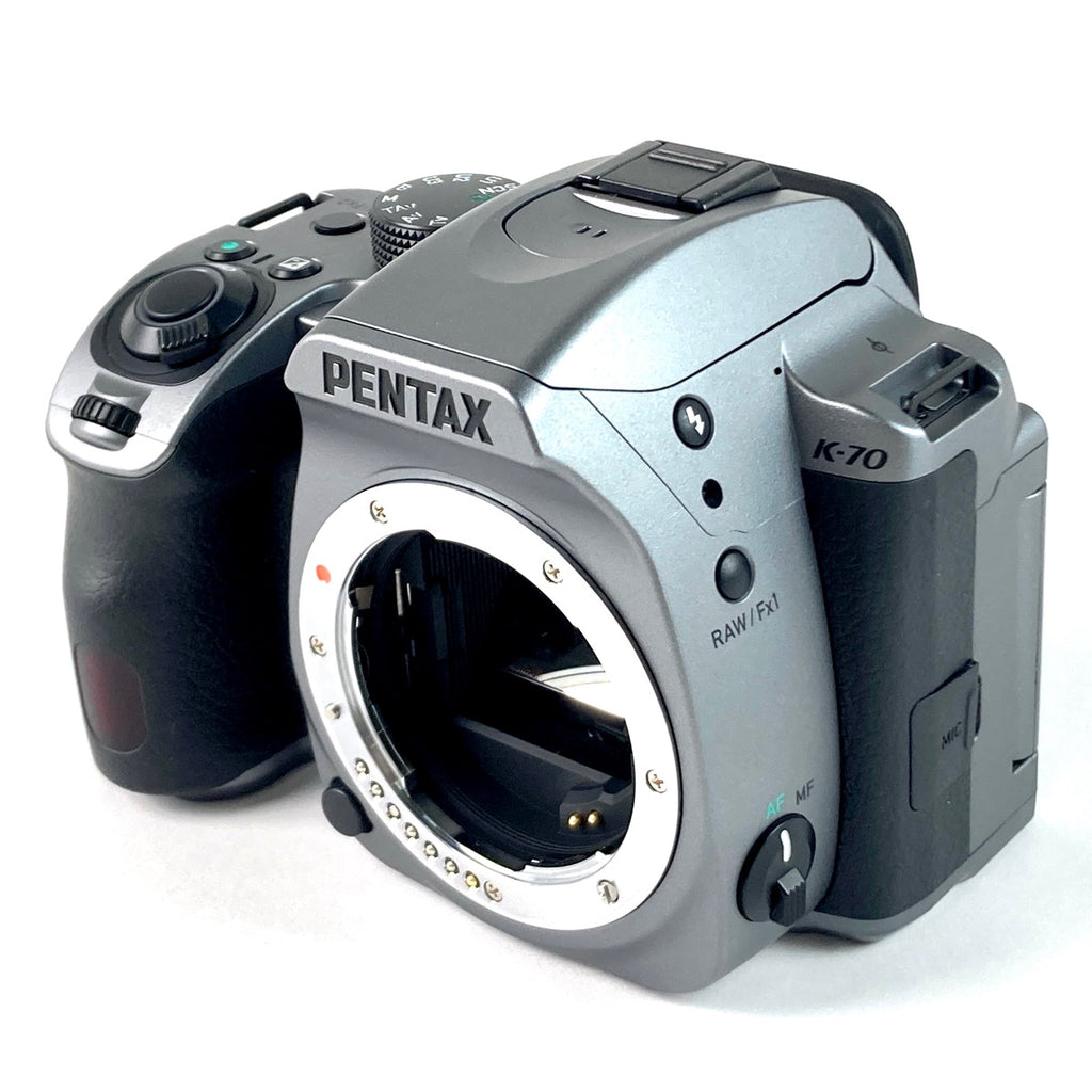 ペンタックス PENTAX K-70 18-135WR レンズキット シルキーシルバー デジタル 一眼レフカメラ 【中古】