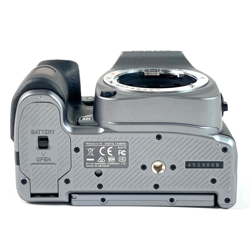 ペンタックス PENTAX K-70 18-135WR レンズキット シルキーシルバー デジタル 一眼レフカメラ 【中古】