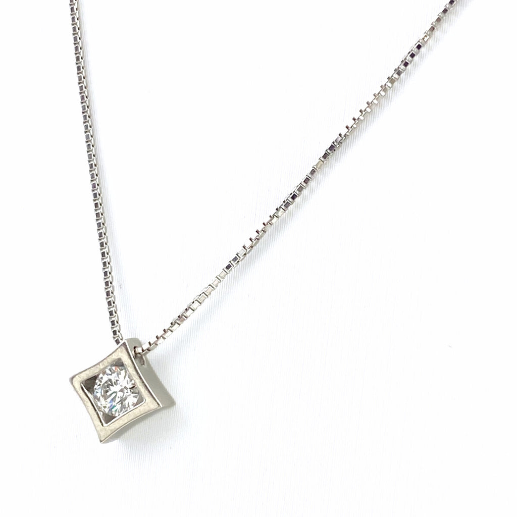 ダイヤモンド デザインネックレス プラチナ ペンダント ネックレス Pt900 Pt850 ダイヤモンド レディース 【中古】nbjwl