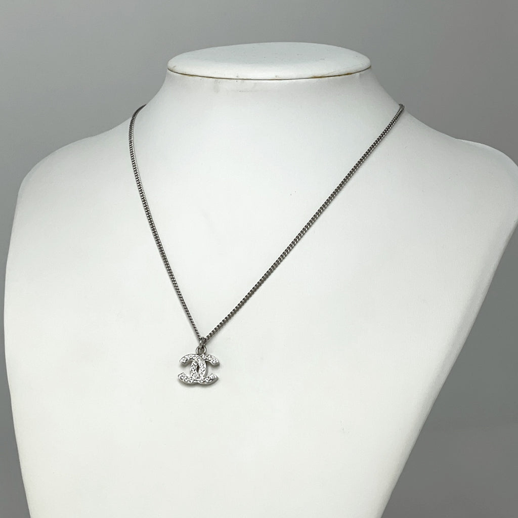 シャネル ココマーク ラインストーン ネックレス CCマーク ペンダント ネックレス シルバーメッキ シルバー レディース 【中古】 
 ラッピング可