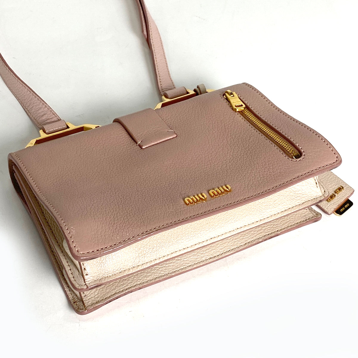 ミュウミュウ 2way チェーンショルダーバッグ パーティバッグ ロゴ マドラス miumiu(ミュウミュウ) マドラス 2WAY ロゴレザーハンドバッグ