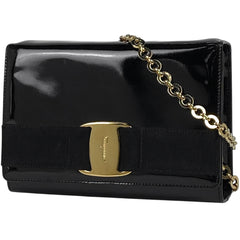 【在庫一掃】 サルヴァトーレフェラガモ ヴァラ チェーン ショルダーバッグ 2WAY クラッチバッグ エナメル ショルダーバッグ パテントレザー ブラック 7719 レディース 【中古】 brbag
