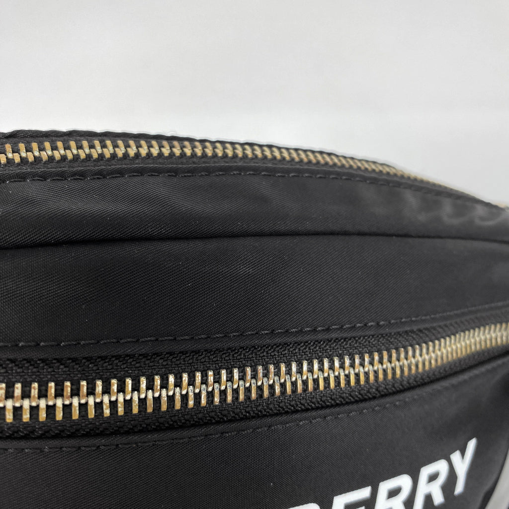 バーバリー ロゴ ウエストバッグ ウエストポーチ ナイロン ブラック レディース 【中古】brbag