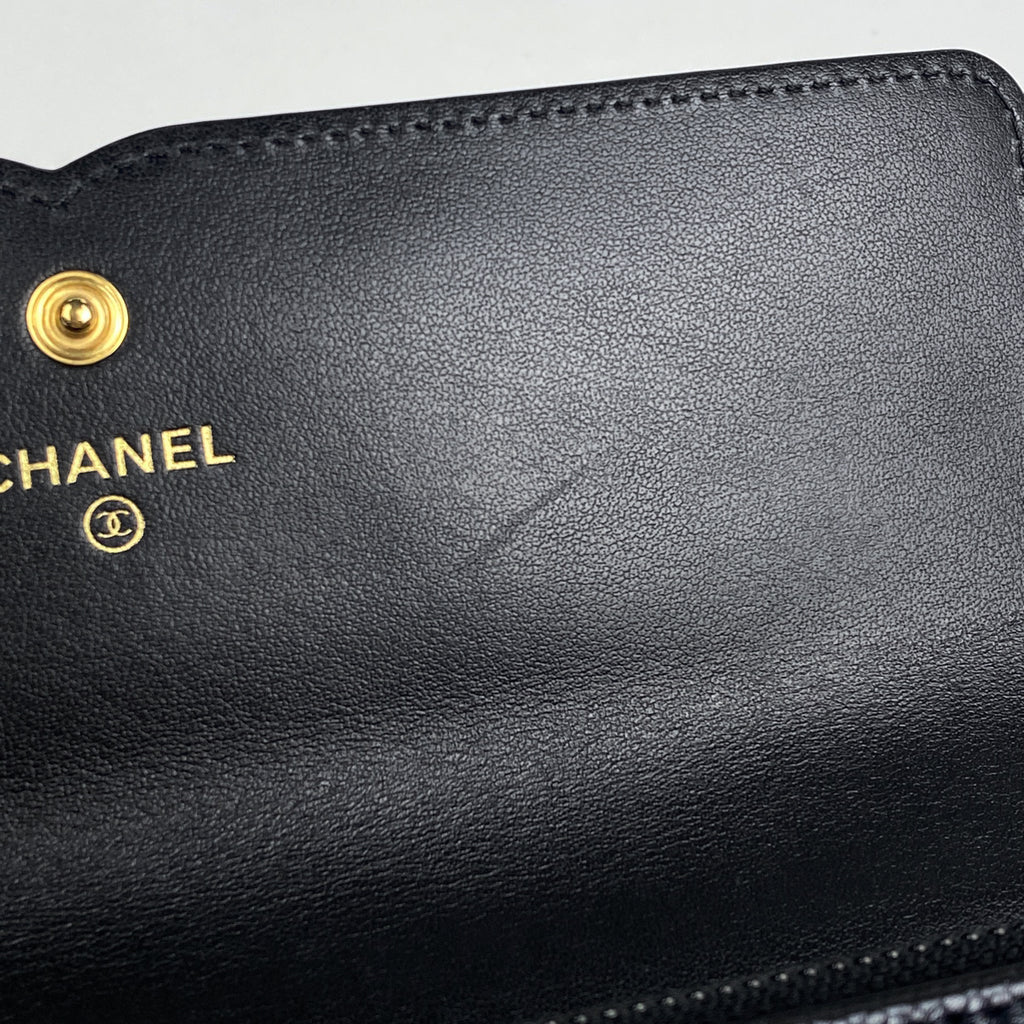 シャネル CCフィリグリー 二つ折り 長財布 ココマーク フラップウォレット 長財布 キャビアスキン ブラック A84448 レディース 【中古】brbag