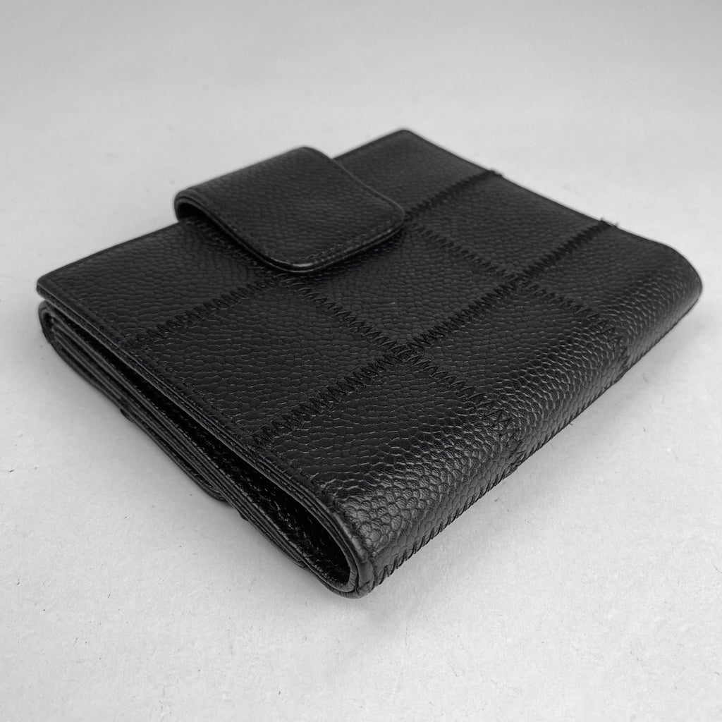 シャネル チョコバー 二つ折り財布 ロゴ ココマーク 二つ折り財布 キャビアスキン ブラック レディース 【中古】brbag