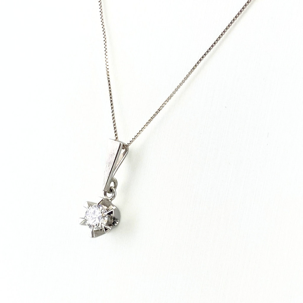 ダイヤモンド デザインネックレス プラチナ ペンダント ネックレス Pt900 750 ダイヤモンド レディース 【中古】nbjwl